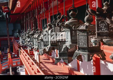 Lampade tradizionali del più bel santuario in Giappone Kasuga Taisha a Nara Giappone Foto Stock