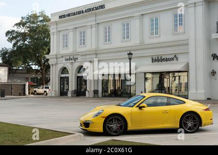 USA, Louisiana, Jefferson Parish, Lafayette, Porsche al centro commerciale Foto Stock