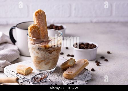 Gelato al tiramisù. Dessert italiano Foto Stock