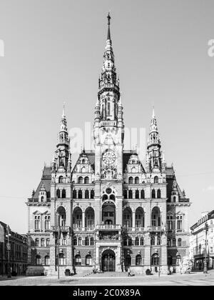 Municipio in Piazza Edvard Benes a Liberec, Repubblica Ceca. Immagine in bianco e nero. Foto Stock