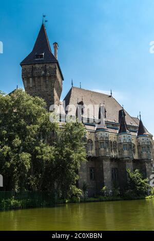 Il Castello di Vajdahunyad, principali di Budapest City Park Foto Stock