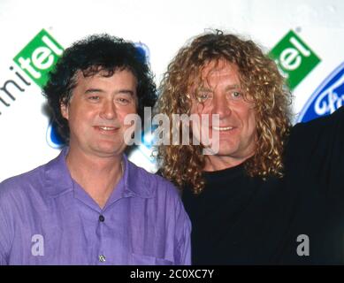 Pagina & impianto: Jimmy Page e Robert Plant al Sanremo Festival 12.03.1998 Foto Stock