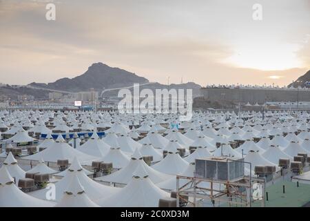 Makkah, Arabia Saudita : Paesaggio di Mina, Città delle tende, la zona per i pellegrini hajj di accampare durante il rituale jamrah 'toning del diavolo' - 1 agosto 20 Foto Stock