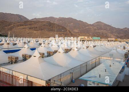 Makkah, Arabia Saudita : Paesaggio di Mina, Città delle tende, la zona per i pellegrini hajj di accampare durante il rituale jamrah 'toning del diavolo' - 1 agosto 20 Foto Stock