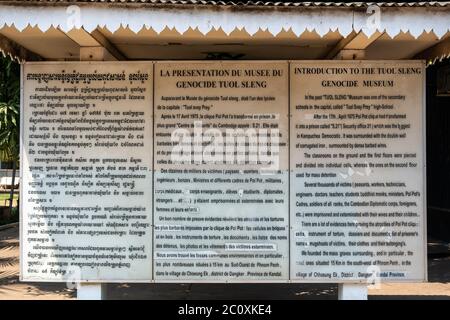 Consiglio di informazione al Museo Tuol Sleng o S21 (Museo del genocidio, Phnom Penh, Cambogia Foto Stock