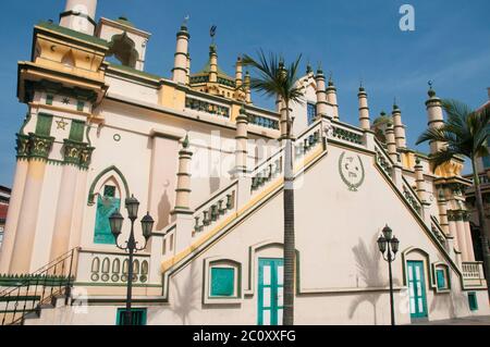 La Moschea di Abdul Gaffoor, in Little India, fu costruita per la prima volta nel 1859 per una congregazione dell'India del Sud, ora elencata come monumento nazionale di Singapore. Foto Stock