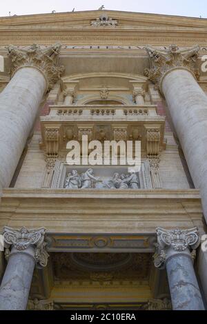 Particolare della Basilica di San Pietro nella Città del Vaticano Foto Stock