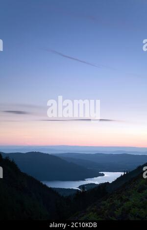 Tramonto sul lago Bassentwaite da vicino Dodd, Cumbria, Regno Unito Foto Stock