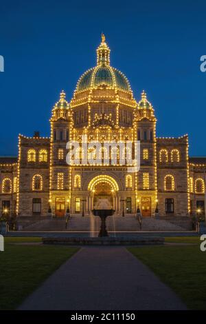 Vista serale del governo House in Victoria BC in Canada con una lunga esposizione Foto Stock