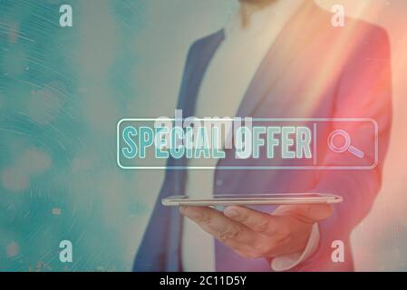 Testo a mano Offerta speciale. Foto concettuale che vende prodotti o servizi a un prezzo inferiore per attirare il cliente Foto Stock