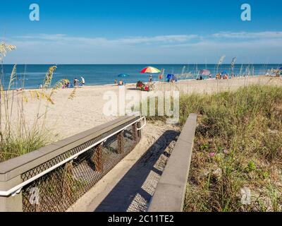 Passerella d'ingresso a Manasota Key Beach a Manasota Key sul Golfo del Messico in Englewood Florida negli Stati Uniti Foto Stock