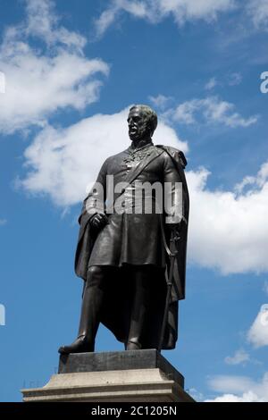 Trafalgar Square, Londra. Statua del maggiore generale Sir Henry Havelock, soldato dell'esercito britannico, Foto Stock