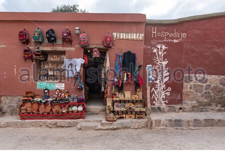 Apurmamarca, Jujuy / Argentina - Settembre 2019: Vendite di artigianato a Purmamarca Foto Stock