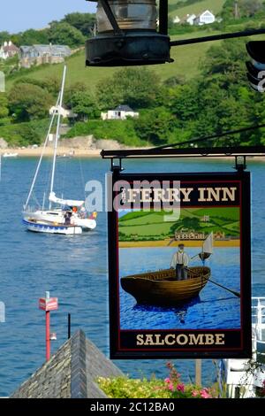 L'insegna del Ferry Inn, Salcombe Estuary, Devon, Inghilterra, Regno Unito Foto Stock