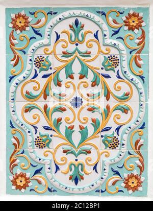 tradizionale ornamento floreale russo su piastrelle Foto Stock