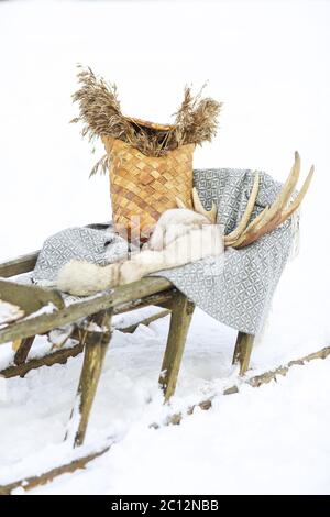 Vecchia slitta di cane in tundra Foto Stock