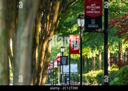 Striscioni lampione sul campus dell'Università della Georgia ad Atene, Georgia. (STATI UNITI) Foto Stock