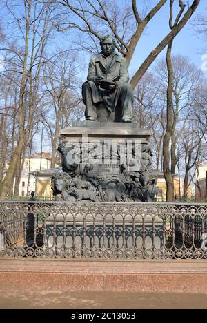 Monumento a Ivan Krylov nel Giardino d'Estate. Foto Stock