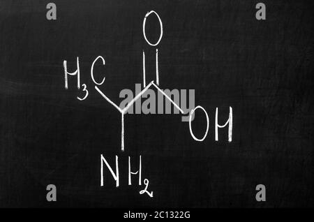 Alanina è un aminoacido con la formula chimica CH3CH(NH2)COOH. L-isomero è uno dei venti amminoacidi codificati dal Foto Stock