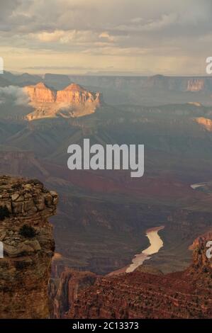 Apollo Temple e il fiume Colorado, il Grand Canyon National Park orientale, Arizona Foto Stock