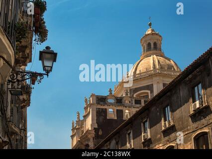 Cupola della Cattedrale di Sant'Agata al tramonto, Catania, Sicilia, Italia Foto Stock