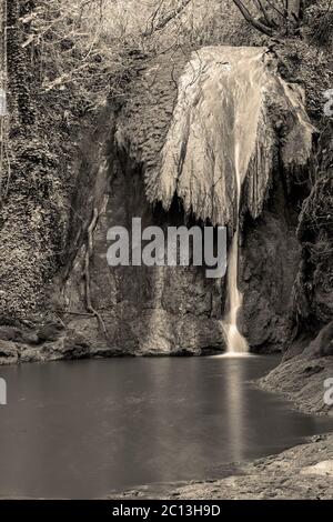 Cascata delle Marmore in bianco e nero Foto Stock