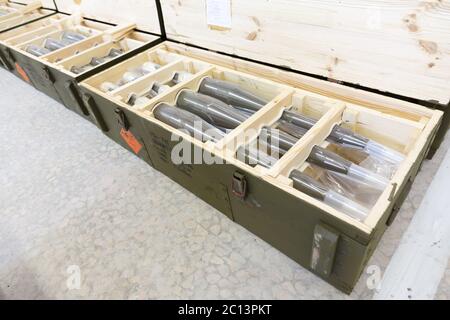 Armi arsenale produzione scatole RPG Foto Stock