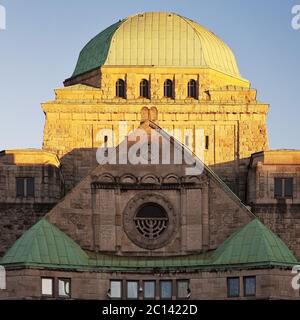 Vecchio synagouge di Essen nel sole di sera, Essen, Nord Reno-Westfalia, Germania, Europa Foto Stock