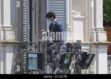 Roma, Italia. 13 Giugno 2020. ROMA, ITALIA 13 giugno 2020: Roberto speranza. Giuseppe Conte ha concocato gli Stati generali a Villa Pamphili a Roma, per affronto la grave crisi economica e sociale causata dalla pandemia Covid-19. Nel primo giorno l'incontro tra i ministeri. Credit: Agenzia indipendente di fotografia/Alamy Live News Foto Stock