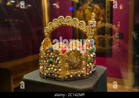 Corona al Museo Hofburg Palace a Vienna Austria Foto Stock