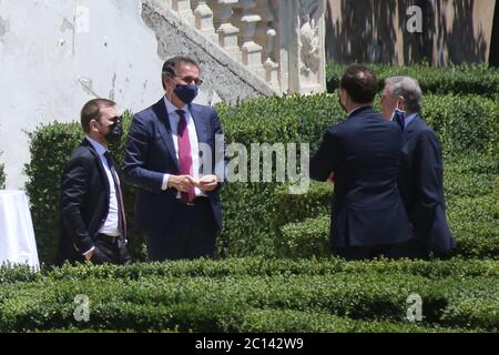 Roma, Italia. 13 Giugno 2020. ROMA, ITALIA 13 giugno 2020: Boccia, Provenzano. Giuseppe Conte ha concocato gli Stati generali a Villa Pamphili a Roma, per affronto la grave crisi economica e sociale causata dalla pandemia Covid-19. Nel primo giorno l'incontro tra i ministeri. Credit: Agenzia indipendente di fotografia/Alamy Live News Foto Stock