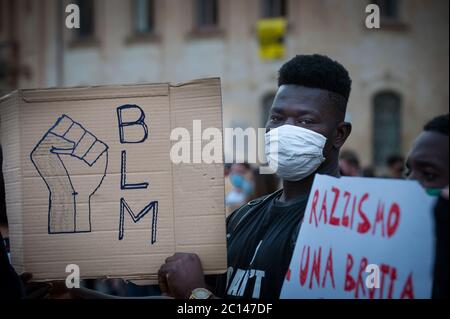 Flash MOB contro il razzismo a Lecce, Italia: Nero vita materia Foto Stock