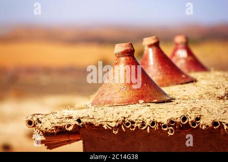 Produzione di Marocchino tradizionale tajine pentole usate per la cottura Foto Stock