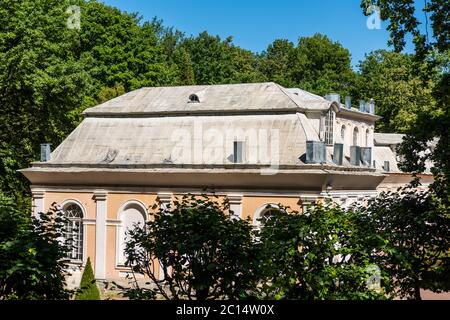 La Grande Orangerie nel Parco inferiore di Peterhof, San Pietroburgo, che ora opera come ristorante Foto Stock