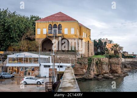 Porto di Batroun città nel nord del Libano e una delle più antiche città del mondo Foto Stock