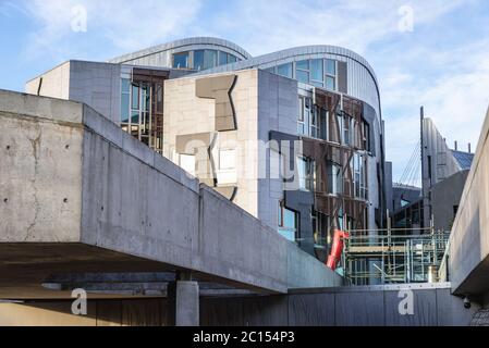 Edificio del Parlamento Scozzese nella zona di Holyrood, Edimburgo, capitale della Scozia, parte del Regno Unito Foto Stock