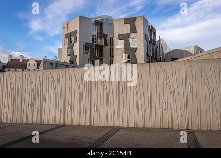 Edificio del Parlamento Scozzese nella zona di Holyrood, Edimburgo, capitale della Scozia, parte del Regno Unito Foto Stock