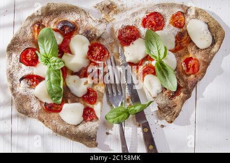 Pizza con farina di grano duro Foto Stock
