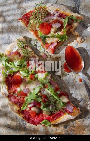 Pizza con farina di grano duro Foto Stock