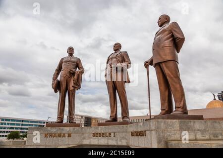 Tre Dikgosi (capi tribali) Monumento, quartiere centrale degli affari, Gaborone, Botswana Foto Stock