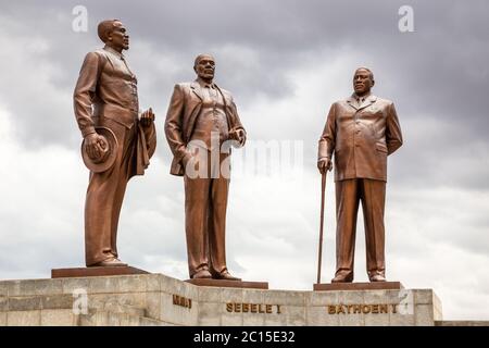 Tre Dikgosi (capi tribali) Monumento, quartiere centrale degli affari, Gaborone, Botswana Foto Stock