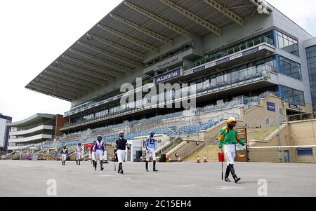 Au Clair De Lune guidato da ben Curtis vince la Betway Novice Stakes all'ippodromo di Doncaster. Foto Stock