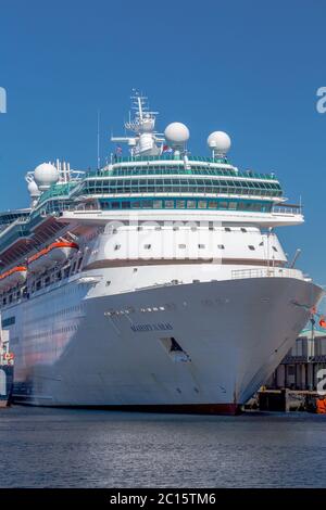 Majesty of the Seas, una nave da crociera Royal Caribbean attraccata nel porto di Southampton, Inghilterra Foto Stock