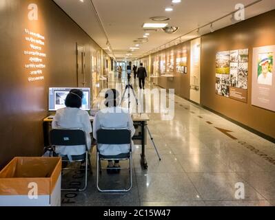 Seul, Corea del Sud - focolaio di Coronavirus in Corea. Quarantena di COVID-19 nel più grande ospedale in Corea. Screening del personale medico con termocamera. Foto Stock
