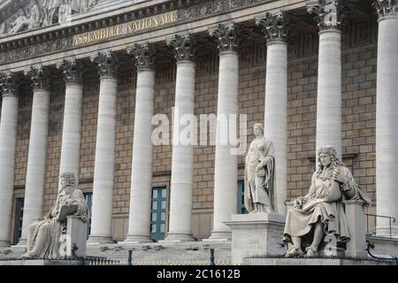 STATUA DI COLBERT AD ASSEMBLEE NATIONALE, PARIGI Foto Stock
