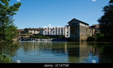 Il vecchio mulino e stregone ad Allemans-du-Dropt, Lot-et Garonne, Francia. Foto Stock