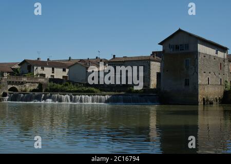 Il vecchio mulino e stregone ad Allemans-du-Dropt, Lot-et Garonne, Francia. Foto Stock