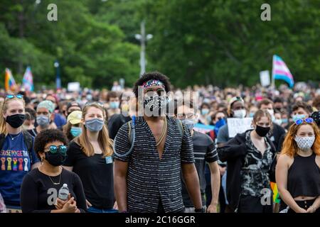 13 giugno 2020. Roxbury, Massachusetts. Migliaia di persone si sono riunite a Franklin Park per una veglia per sensibilizzare i cittadini sui diritti di transgender neri e raccogliere fondi per il