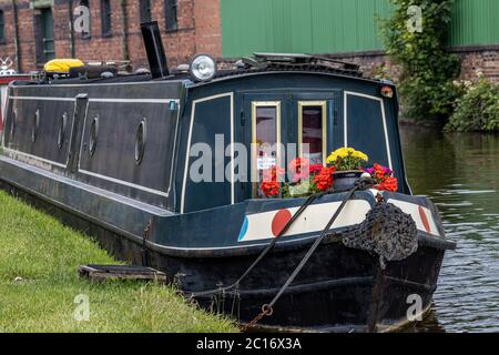 Il canale Trent e Mersey nello Staffordshire tra Stone e Meaford Foto Stock