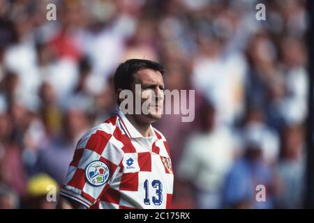 Grossbritannien. 28 Apr 2020. Calcio, primo: Campionato europeo di calcio 23.06.1996 Campionato europeo di calcio 1996 quarti di finale, fase di knockout, archivio foto, archivio foto Germania - Croazia 2: 1 Mario Stanic, mezza cifra | utilizzo nel mondo Credit: dpa/Alamy Live News Foto Stock